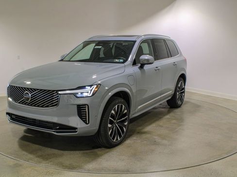 New 2026 Volvo XC90 T8 Plus w/ Protection Package Premier AWD/4WD image 1