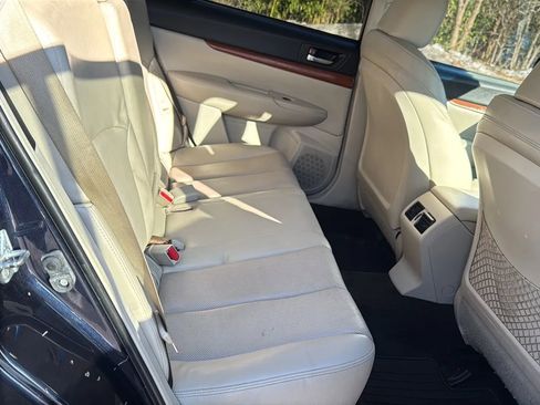 Used 2013 Subaru Outback 3.6R Limited w/ Moonroof Pkg image 13