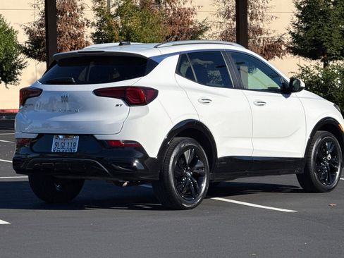 Used 2024 Buick Encore GX Sport Touring image 5