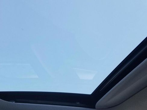 Used 2021 Hyundai Elantra Limited w/ Cargo Package image 21