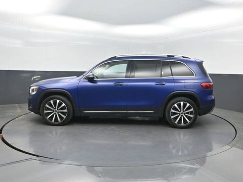 Used 2020 Mercedes-Benz GLB 250 w/ Premium Package image 2