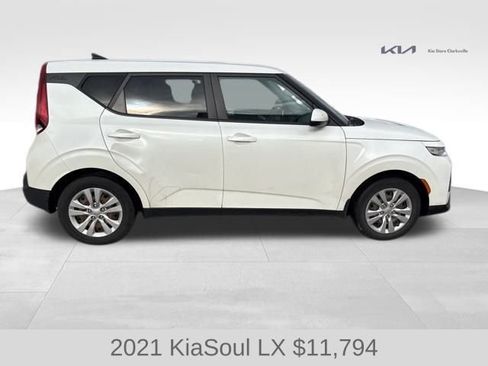 Used 2021 Kia Soul LX image 9
