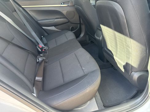 Used 2020 Hyundai Elantra SE w/ Cargo Package (C1) FWD image 29