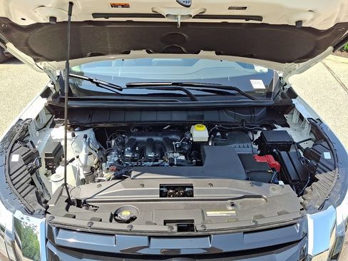 Used 2025 Nissan Pathfinder S AWD/4WD image 29