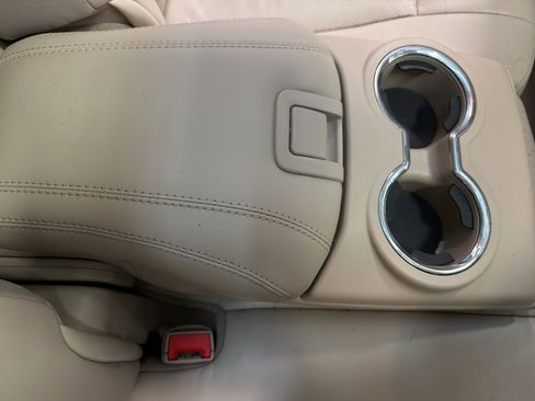 Used 2015 Cadillac SRX Luxury image 28