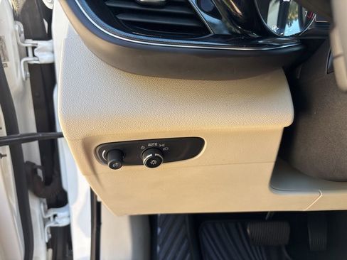 Used 2022 Buick Envision Essence w/ Safety Package image 28