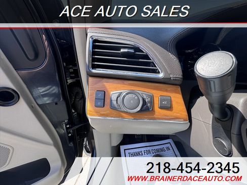 Used 2013 Lincoln MKX AWD image 17