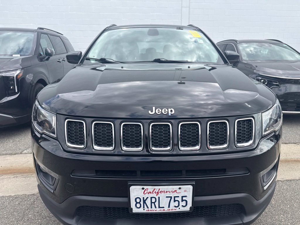 Used 2019 Jeep Compass Latitude w/ Popular Equipment Group FWD image 4