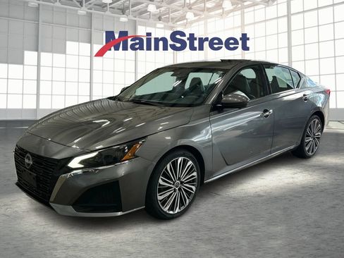 Used 2023 Nissan Altima 2.5 SL FWD image 1
