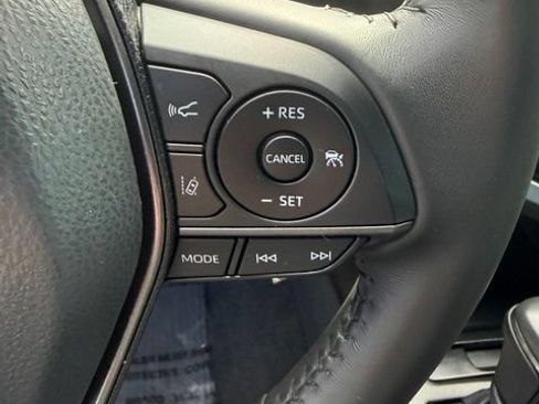 Used 2024 Toyota Camry SE FWD image 19