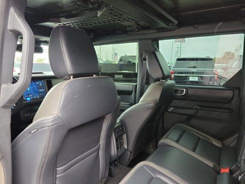 Used 2025 Ford Bronco Outer Banks w/ Sasquatch Package image 23