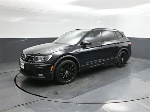 Used 2021 Volkswagen Tiguan SE R-Line w/ 3-Row Tiguan MDO Package image 34