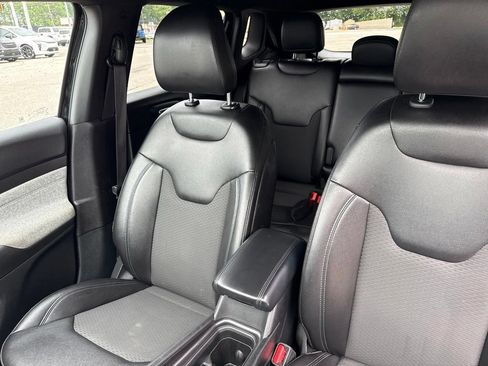 Used 2024 Jeep Compass Latitude AWD/4WD image 45