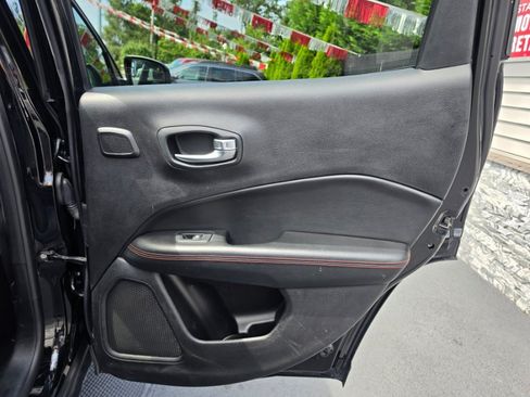 Used 2017 Jeep Compass Trailhawk w/ Leather Interior Group AWD/4WD image 37