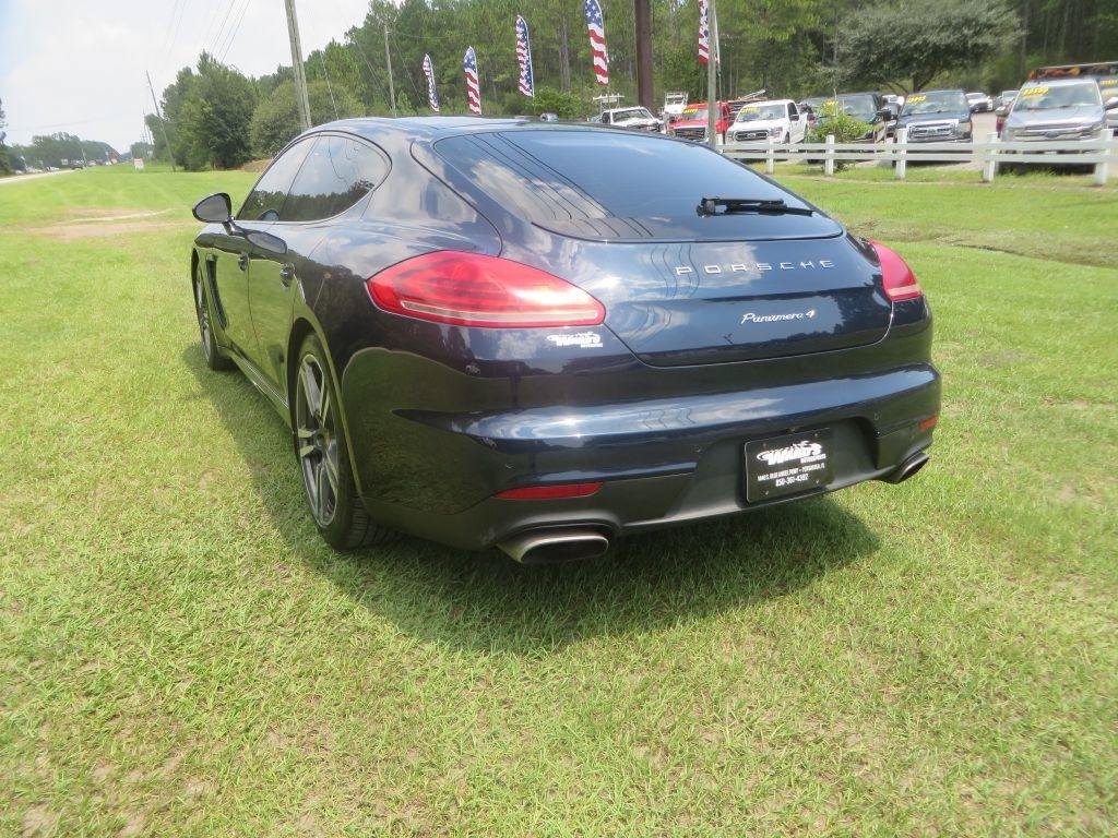 Used 2015 Porsche Panamera image 8
