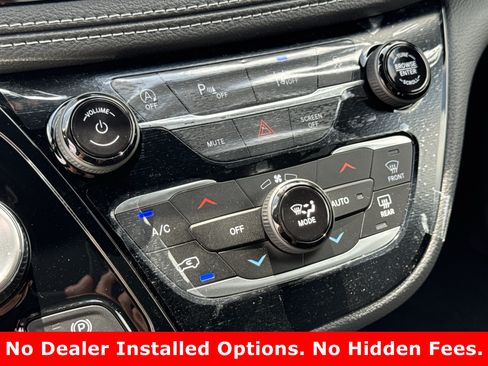 New 2026 Chrysler Pacifica Select FWD image 19