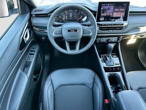 New 2026 Jeep Compass Latitude image 15