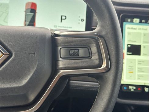 Used 2022 Rivian R1S Launch Edition image 13