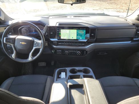 Used 2024 Chevrolet Silverado 2500 LT image 12