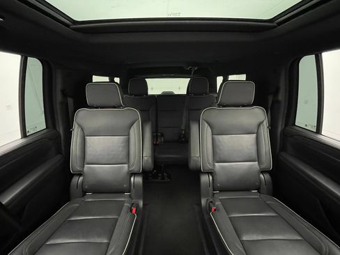 Used 2021 GMC Yukon XL SLT w/ SLT Premium Package AWD/4WD image 49