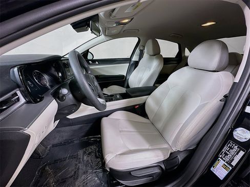 Used 2021 Kia K5 LXS image 15