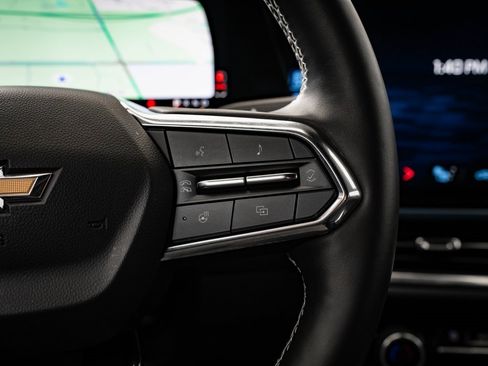 Used 2025 Chevrolet Equinox EV LT w/ Convenience Package image 27