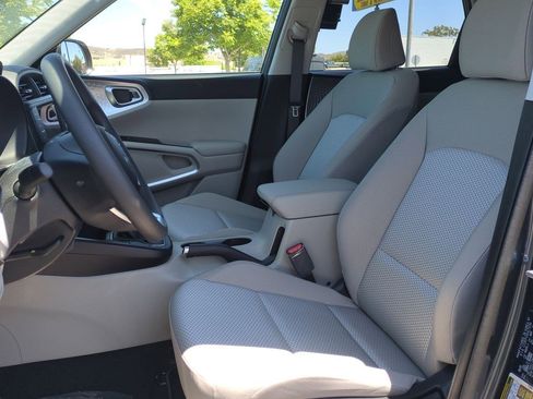 New 2025 Kia Soul LX w/ LX Technology Package image 18