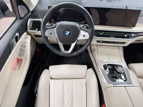 Used 2025 BMW X7 xDrive40i image 28