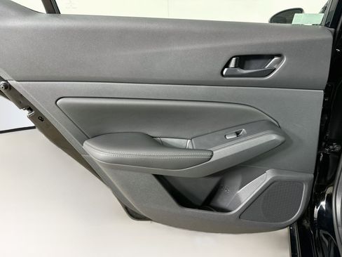 Used 2024 Nissan Altima 2.5 SV FWD image 25