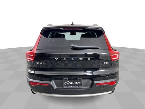 Used 2023 Volvo XC40 B5 Plus AWD/4WD image 7