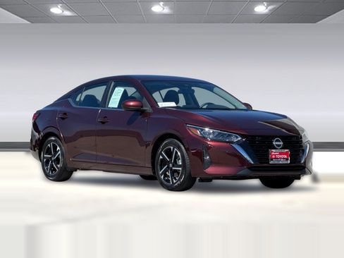 Used 2025 Nissan Sentra SV FWD image 7