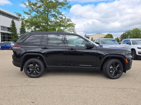 New 2025 Jeep Grand Cherokee Limited w/ Luxury Tech Group II image 6