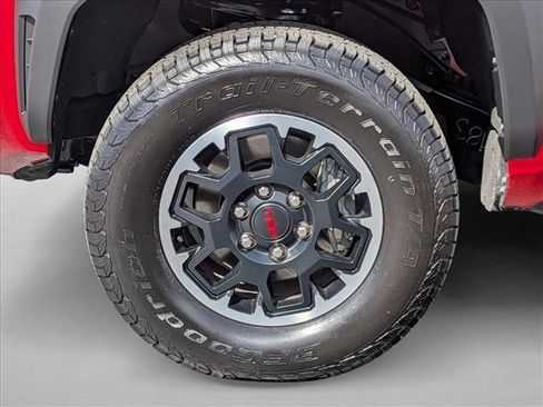 Used 2025 Toyota Tacoma TRD Off-Road image 21