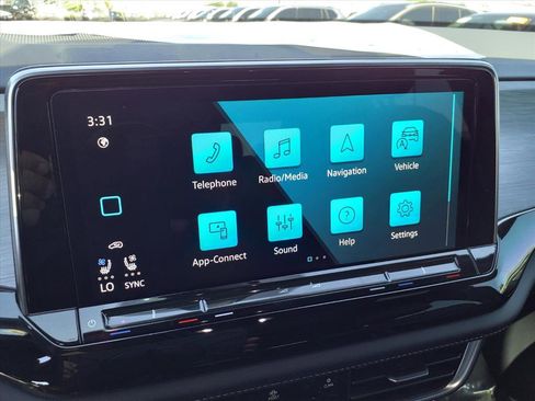 New 2026 Volkswagen Atlas Cross Sport SE image 14