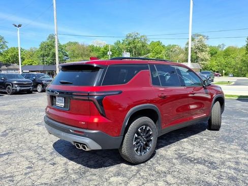 Used 2025 Chevrolet Traverse Z71 AWD/4WD image 6