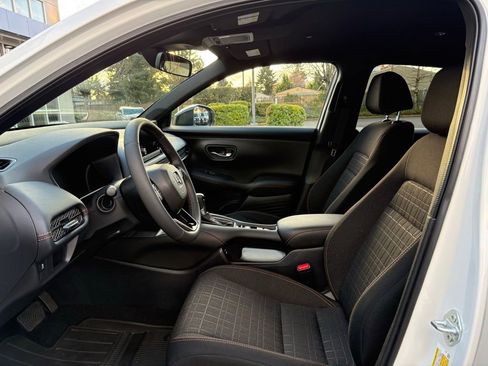 Used 2024 Honda HR-V Sport image 12