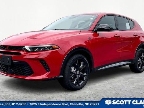 Used 2024 Dodge Hornet R/T w/ R/T Blacktop Package image 3