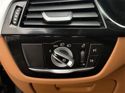 Used 2021 BMW 530i 530i w/ M Sport Package image 23