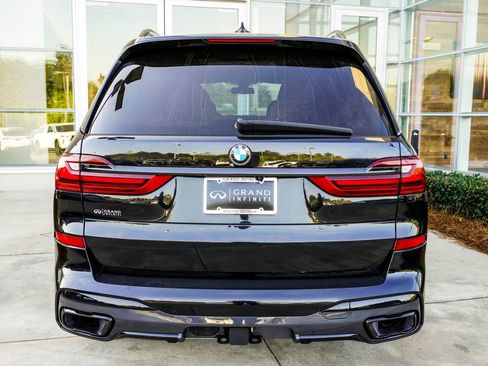 Used 2022 BMW X7 xDrive40i w/ M Sport Package image 11