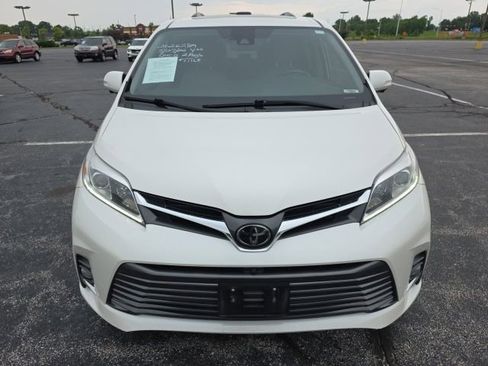 Used 2020 Toyota Sienna Limited Premium FWD image 8