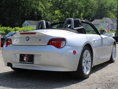 Used 2006 BMW Z4 3.0i RWD image 9