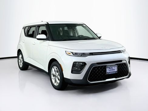 Used 2022 Kia Soul LX w/ Technology Package FWD image 3