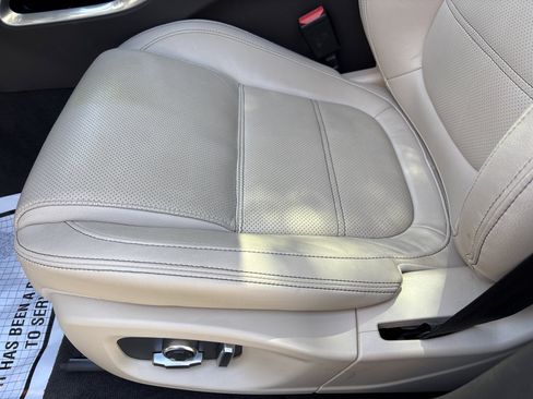 Used 2019 Jaguar F-PACE Prestige AWD/4WD image 22