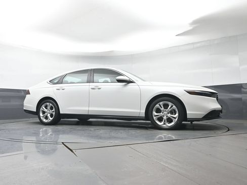Used 2023 Honda Accord LX image 33