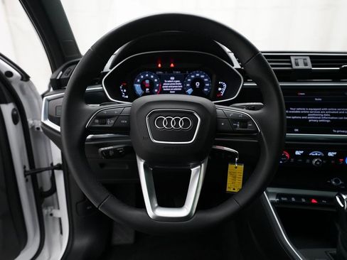 Used 2025 Audi Q3 2.0T Premium image 4