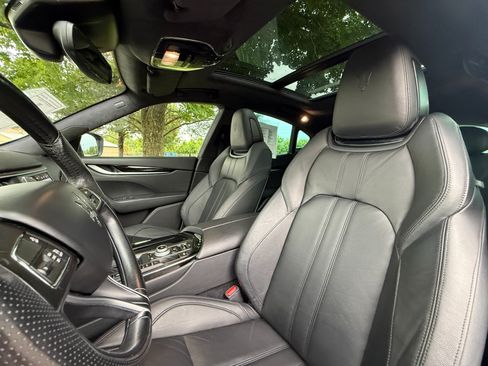 Used 2022 Maserati Levante Modena AWD/4WD image 27