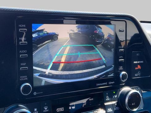 Used 2022 Toyota Highlander XSE FWD image 27