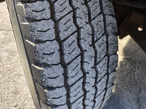 Used 2003 Chevrolet Express 2500 image 25