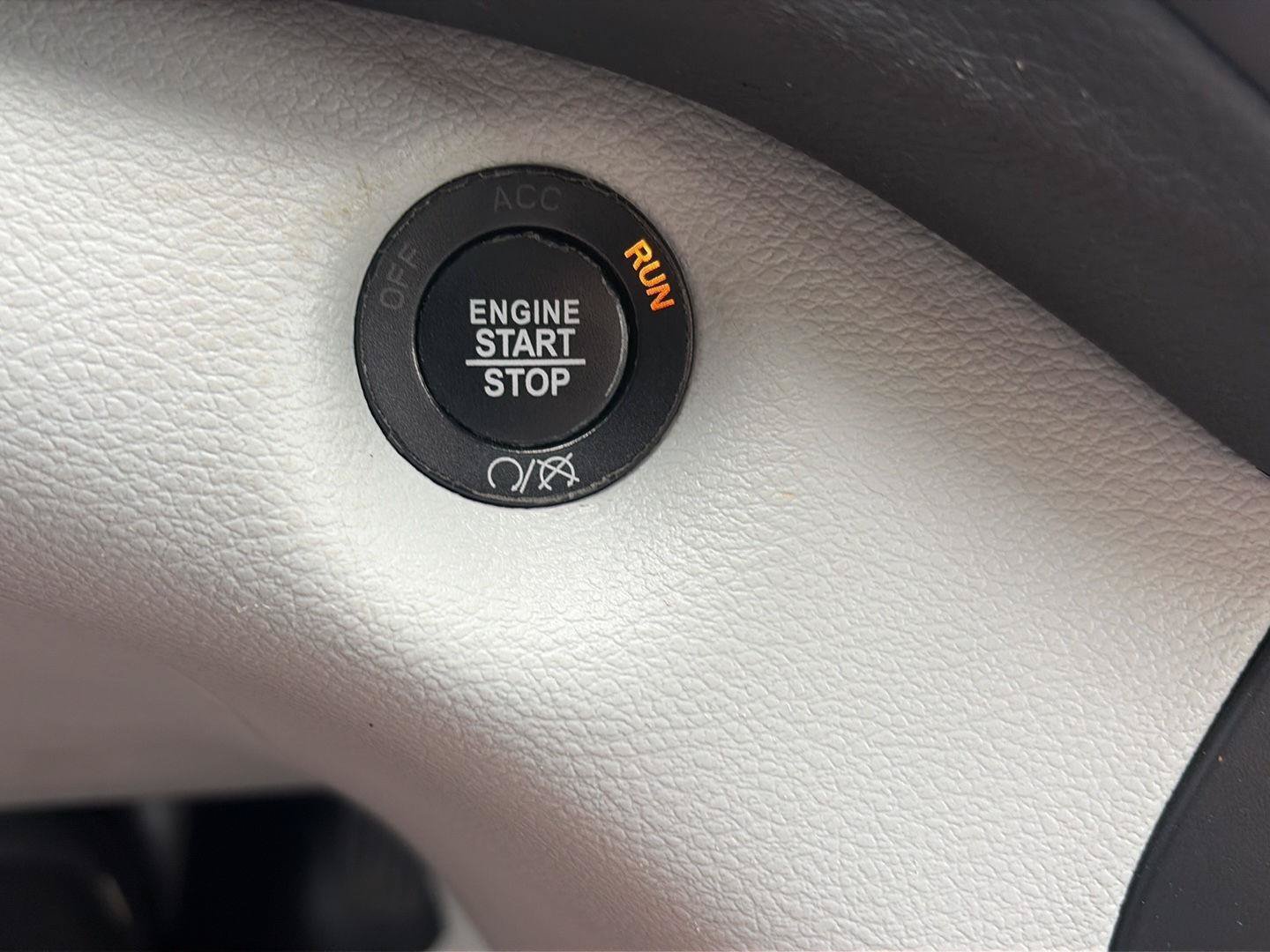 Used 2019 Jeep Cherokee Limited AWD/4WD image 32