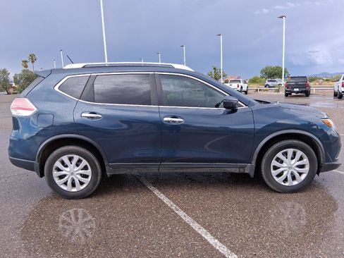 Used 2016 Nissan Rogue S w/ Appearance Package FWD image 6